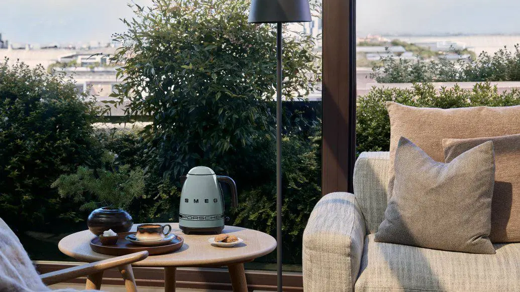 Porsche x SMEG
Два бренда представили стильную коллекцию бытовой техники в честь легендарной победы 917 KH в гонке «24 часа Ле-Мана» в 1970 году | Сетка — социальная сеть от hh.ru