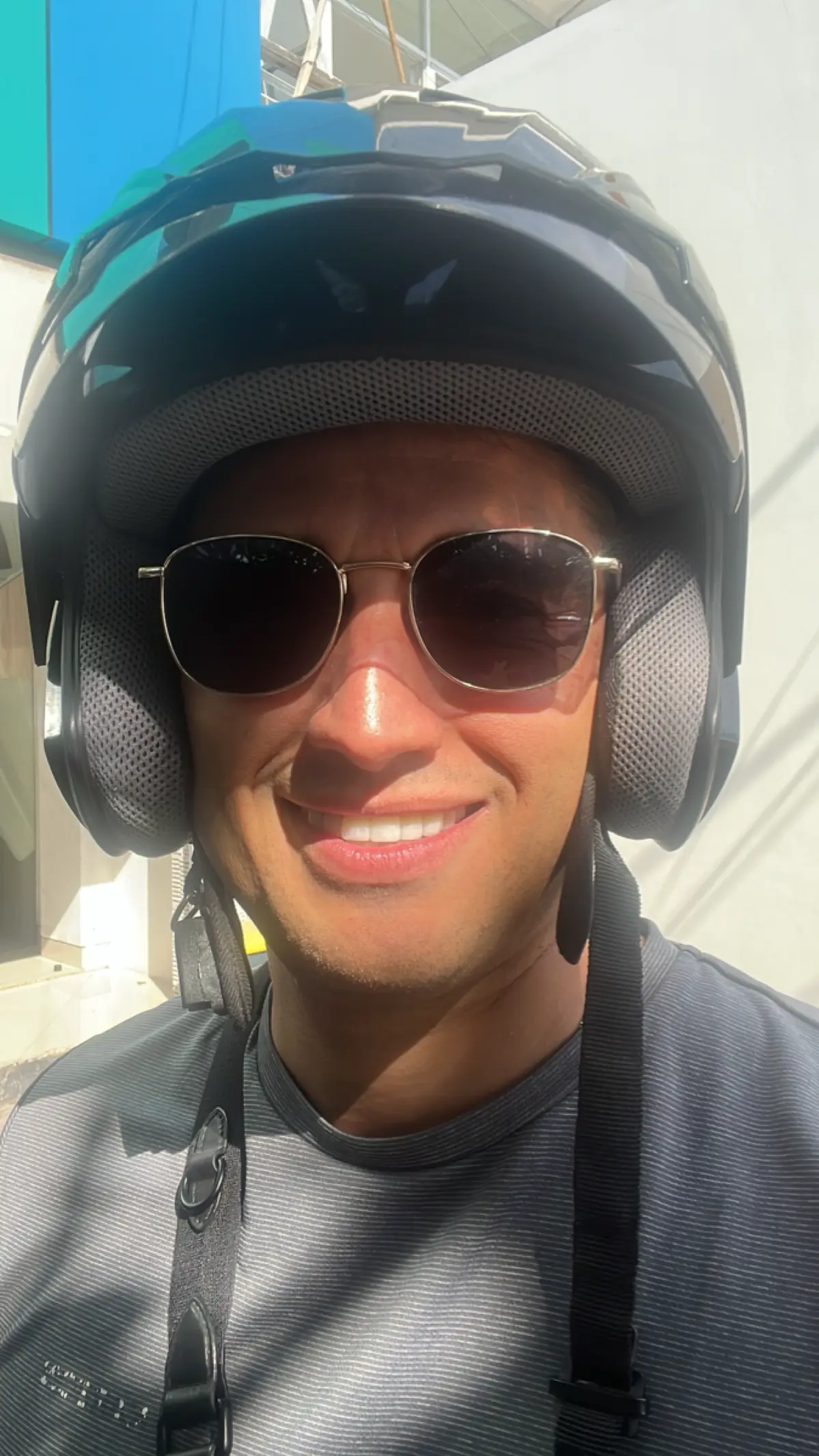 🏍️ Езда на байке в Бали — это больше, чем движение, это состояние ума.
Каждый поворот, каждая узкая дорога напоминают: баланс — это всё. В жизни, в бизнесе, в скорости | Сетка — социальная сеть от hh.ru