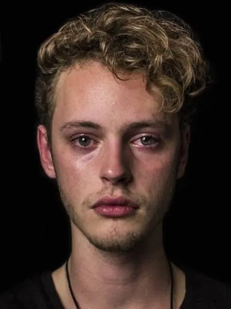 ЛЕНЬ УБИВАЕТ БЫСТРЕЕ РАКА ⚠️
Вы прилипли к дивану, а ваше желание жить испарилось. 🛋️
День за днём — пустота. Вы обещаете себе исправиться, но становится только хуже | Сетка — социальная сеть от hh.ru