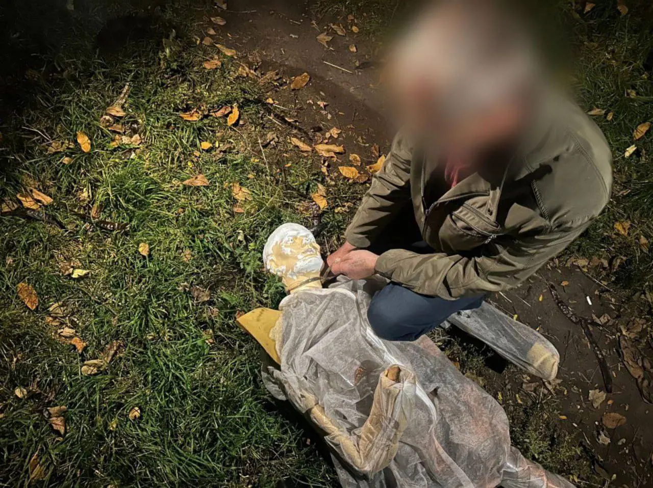 В Ставрополе мужчина задушил знакомого ремнем после ссоры
Ночью 12 октября двое мужчин выпивали, а по дороге домой поссорились | Сетка — социальная сеть от hh.ru