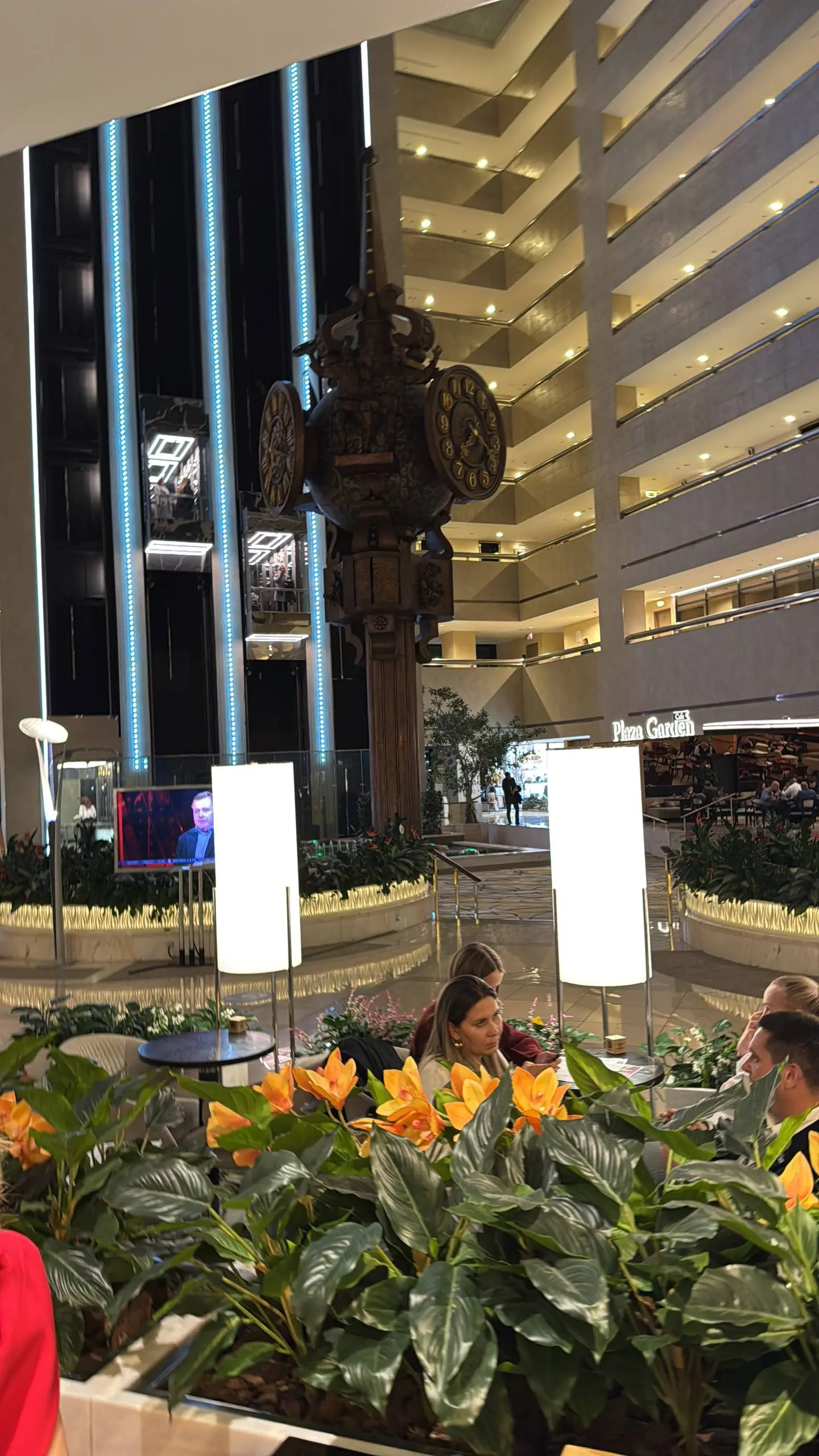 По следам Жилконгресса 💛
Спасибо оргкоманде Конгресса и CREDO, коллегам-организаторам секций, модераторам, волонтёрам, команде Национального центра кадастровых инженеров, партнёрам и спонсорам | Сетка — социальная сеть от hh.ru