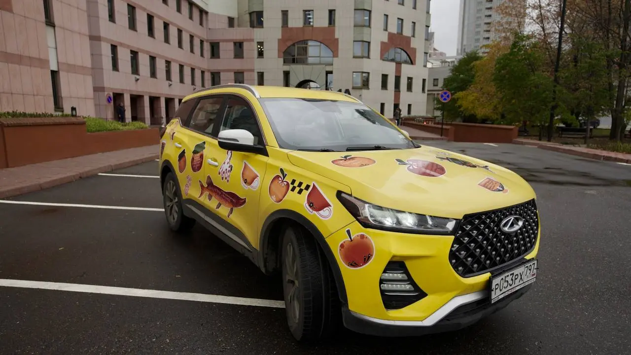 Приехало такси по тарифу «креативим вместе» 🚕 | Сетка — социальная сеть от hh.ru