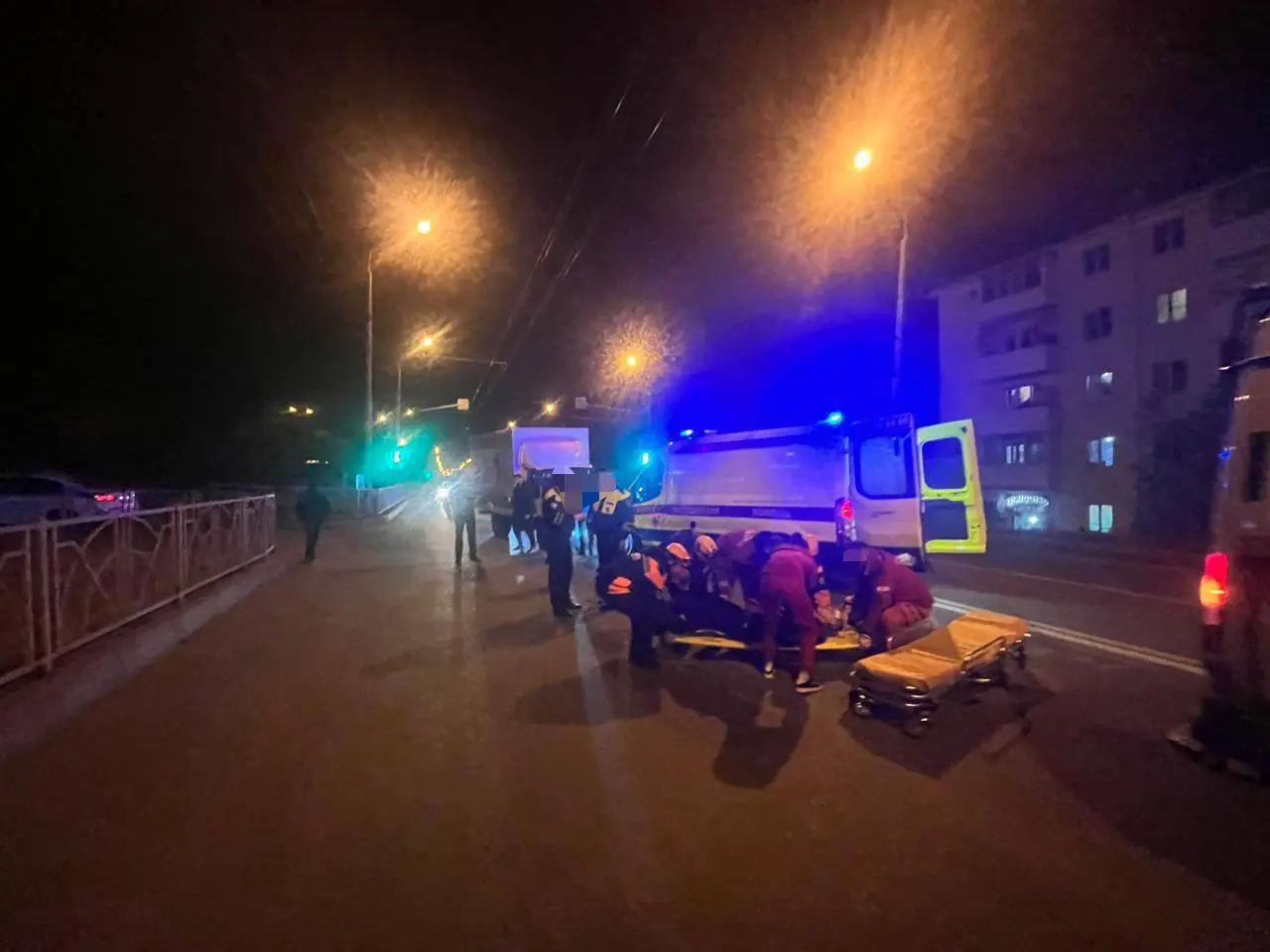 В Ставрополе пьяный пешеход попал под колеса «ГАЗели»
Вечером на улице Объездной 44-летний мужчина, находившийся в состоянии опьянения, переходил дорогу вне пешеходного перехода и был сбит автомобилем... | Сетка — социальная сеть от hh.ru