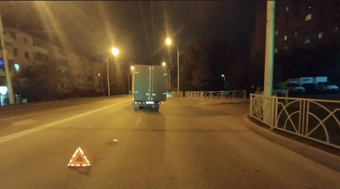 В Ставрополе пьяный пешеход попал под колеса «ГАЗели»
Вечером на улице Объездной 44-летний мужчина, находившийся в состоянии опьянения, переходил дорогу вне пешеходного перехода и был сбит автомобилем... | Сетка — социальная сеть от hh.ru