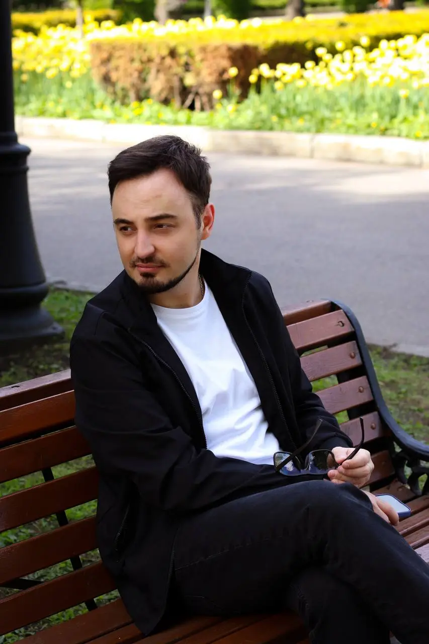 🌿 Добро пожаловать всем новеньким!
Здравствуйте! Меня зовут Александр, я — психоаналитический психолог | Сетка — социальная сеть от hh.ru