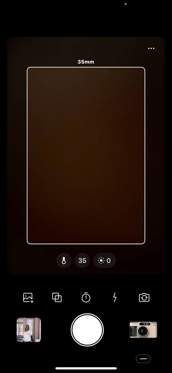 Как сделать фото в стиле пленки за 1 минуту? 📸
Нам понадобится только приложение Dazz Cam
🎞️Нажав в приложении на значок камеры снизу справа, можно поменять камеру, тем самым поменять эффект
Можно дел... | Сетка — социальная сеть от hh.ru