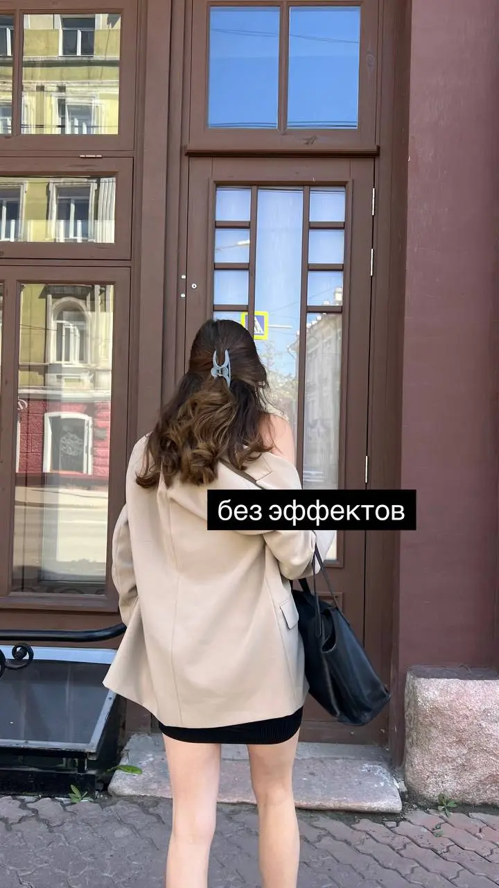 Как сделать фото в стиле пленки за 1 минуту? 📸
Нам понадобится только приложение Dazz Cam
🎞️Нажав в приложении на значок камеры снизу справа, можно поменять камеру, тем самым поменять эффект
Можно дел... | Сетка — социальная сеть от hh.ru