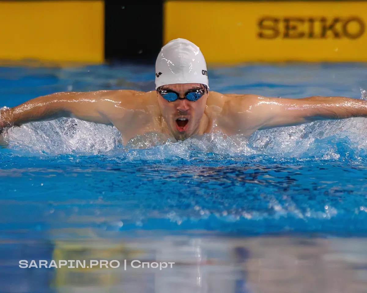 Что ты будешь делать, когда начнёшь задыхаться? 😶  
В плавании есть момент, знакомый каждому: когда в лёгких заканчивается воздух, тело паникует | Сетка — социальная сеть от hh.ru