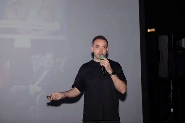 Globus IT на MergeBaltic в Светлогорске
Директор по коммуникациям Globus IT Илья Шемякин рассказал, как строить коммуникации в ИТ-компании так, чтобы они действительно работали — помогали находить пар... | Сетка — социальная сеть от hh.ru