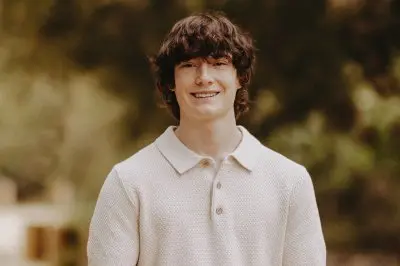 💔 OpenAI ослабил защиту перед трагедией
Семья 16-летнего Адама Рейна заявила, что OpenAI намеренно ослабил меры безопасности в ChatGPT | Сетка — социальная сеть от hh.ru