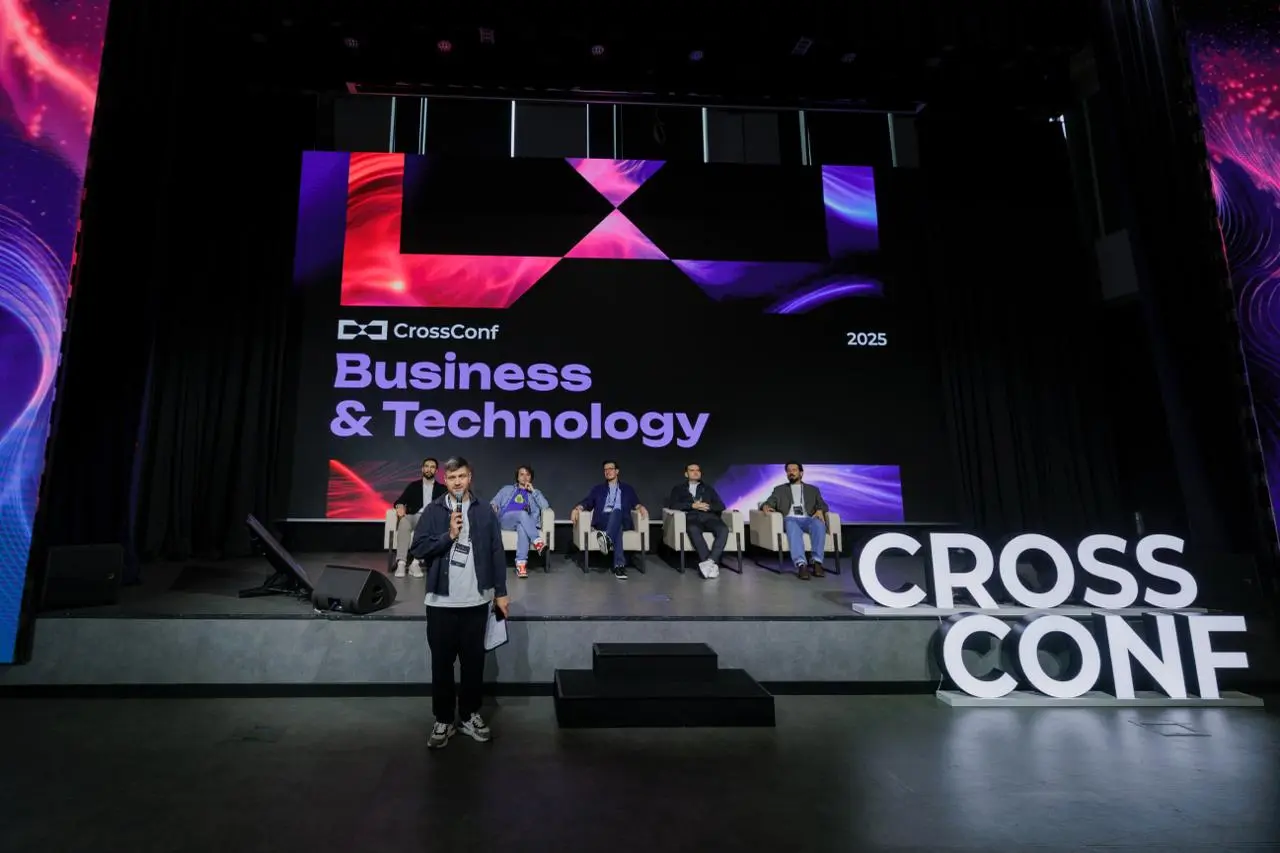 📌 Данила Драпеза на CrossConf 2025: бизнес и технологии — не параллельные миры
На конференции CrossConf в Москве Данила Драпеза, руководитель центра компетенций по ИИ и нейросетям ГК WINbd, модерирова... | Сетка — социальная сеть от hh.ru
