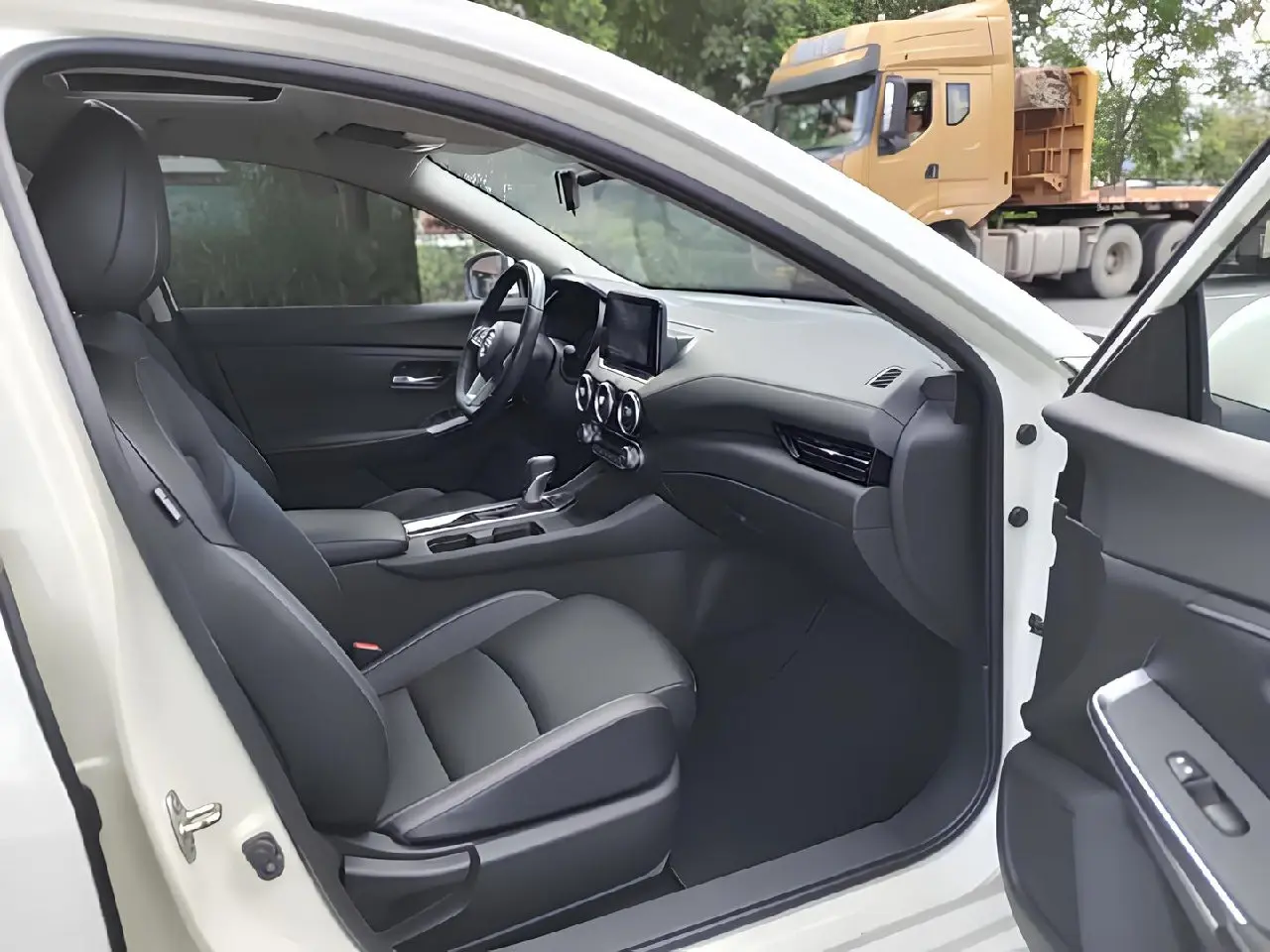 🚘Nissan Sylphy XL Enjoy Edition Идеальный городской спутник со вкусом
✅ 2021 год
✅ Пробег 50 тыс. км
✅ Бензин 1.6 л, 135 л.с | Сетка — социальная сеть от hh.ru