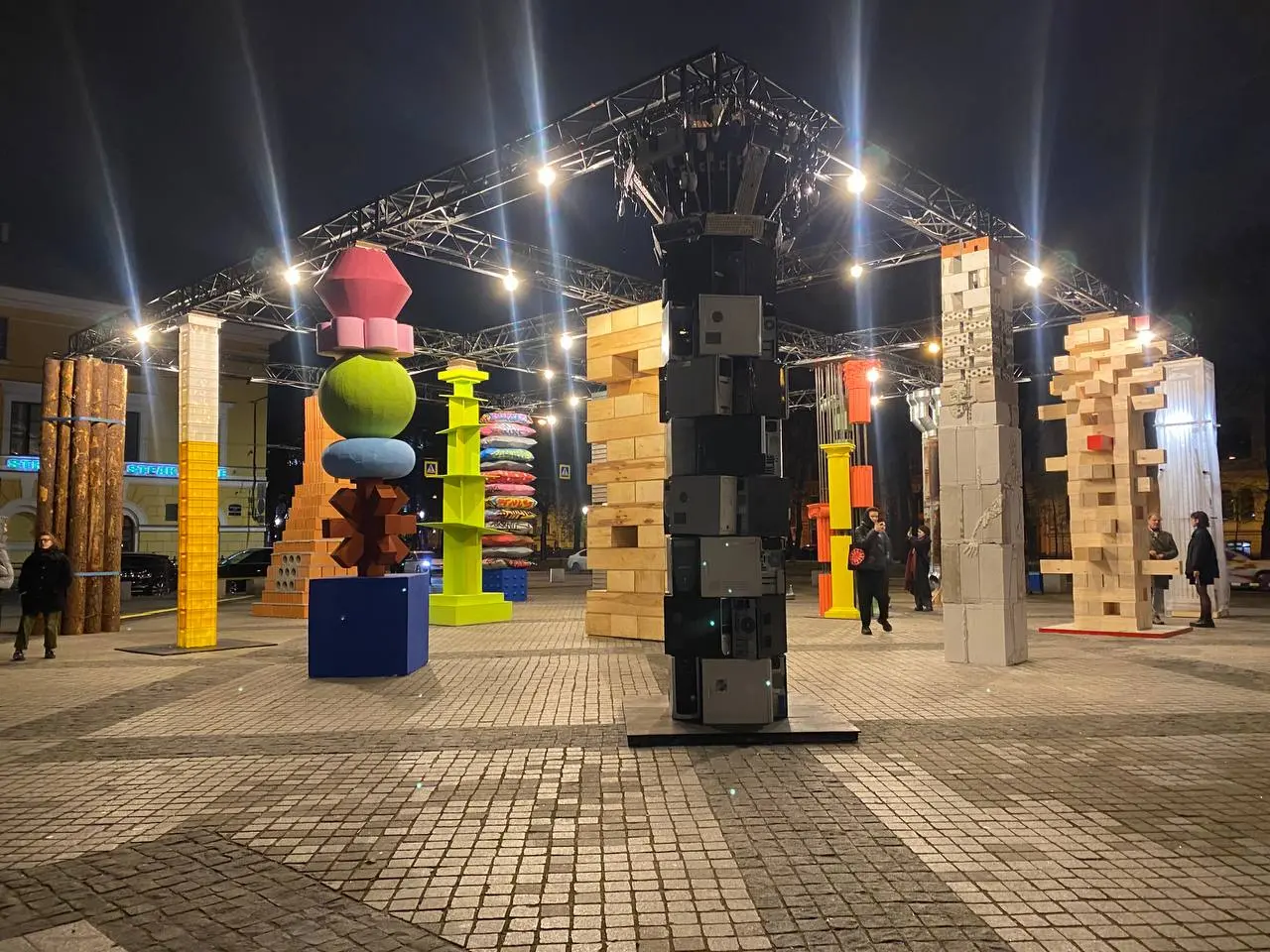 📍В Петербурге открылся масштабный архитектурный фестиваль «Архитектон»
На главной выставочной площадке города, в Манеже, собрались архитекторы, урбанисты, дизайнеры, художники - все, кто интересуется ... | Сетка — социальная сеть от hh.ru