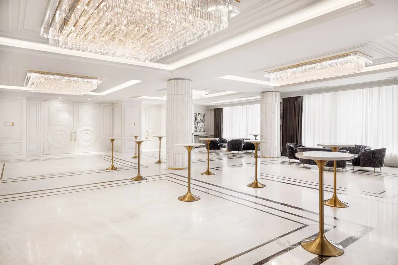 Moscow Marriott Imperial Plaza: Официальный Партнёр проекта «Лица Российской MICE индустрии 2025»
Москва — город, в котором энергия мегаполиса сочетается с вниманием к деталям | Сетка — социальная сеть от hh.ru