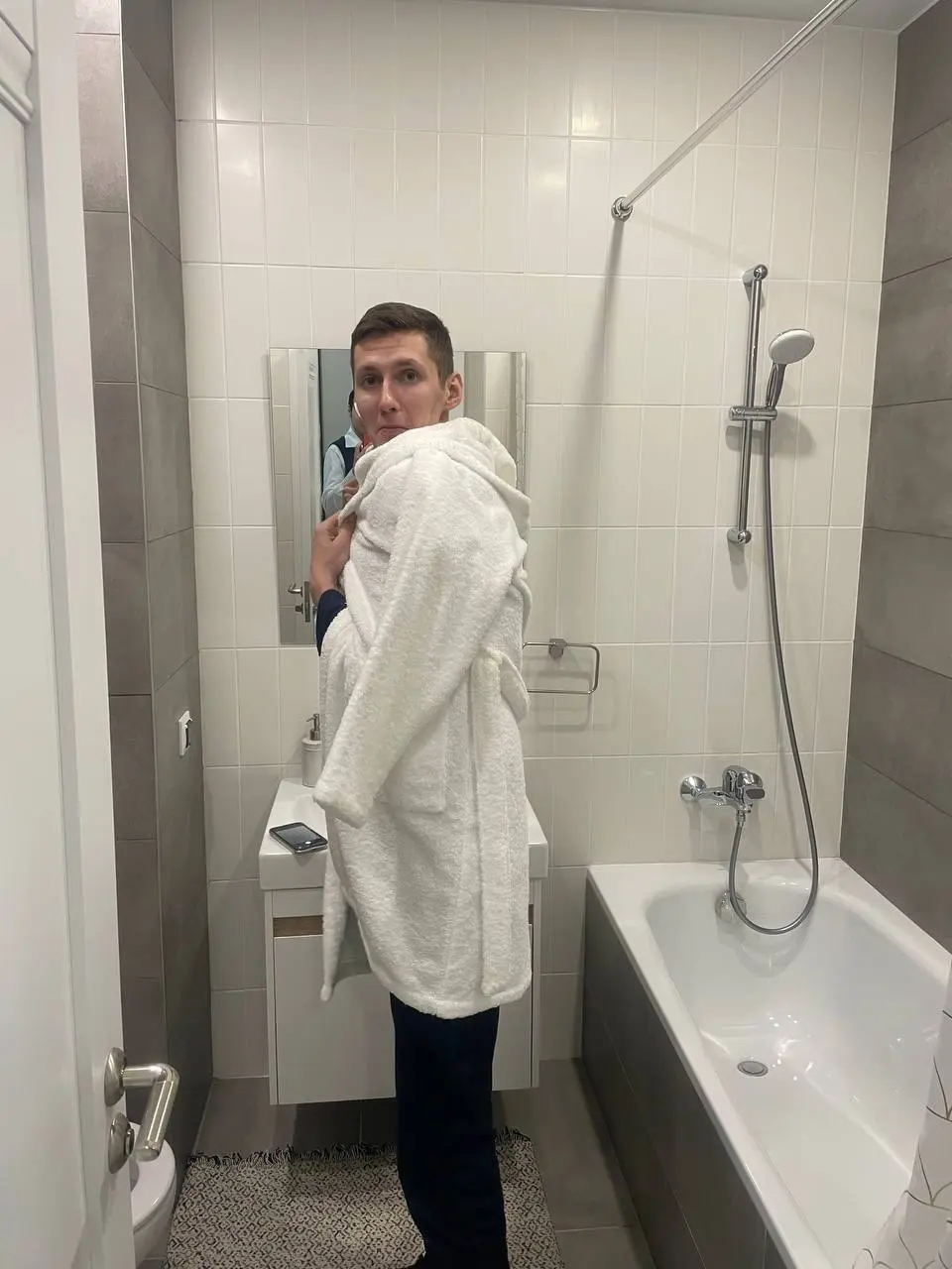 Ну и как де без фотосесси на брокер-туре.
Я конечно дико извиняюсь, но было так интересно, что забыл сделать видео рассказ о всех трех ЖК, если кому интересно со всеми вопросиками в чат или в лс)))❤️ | Сетка — социальная сеть от hh.ru