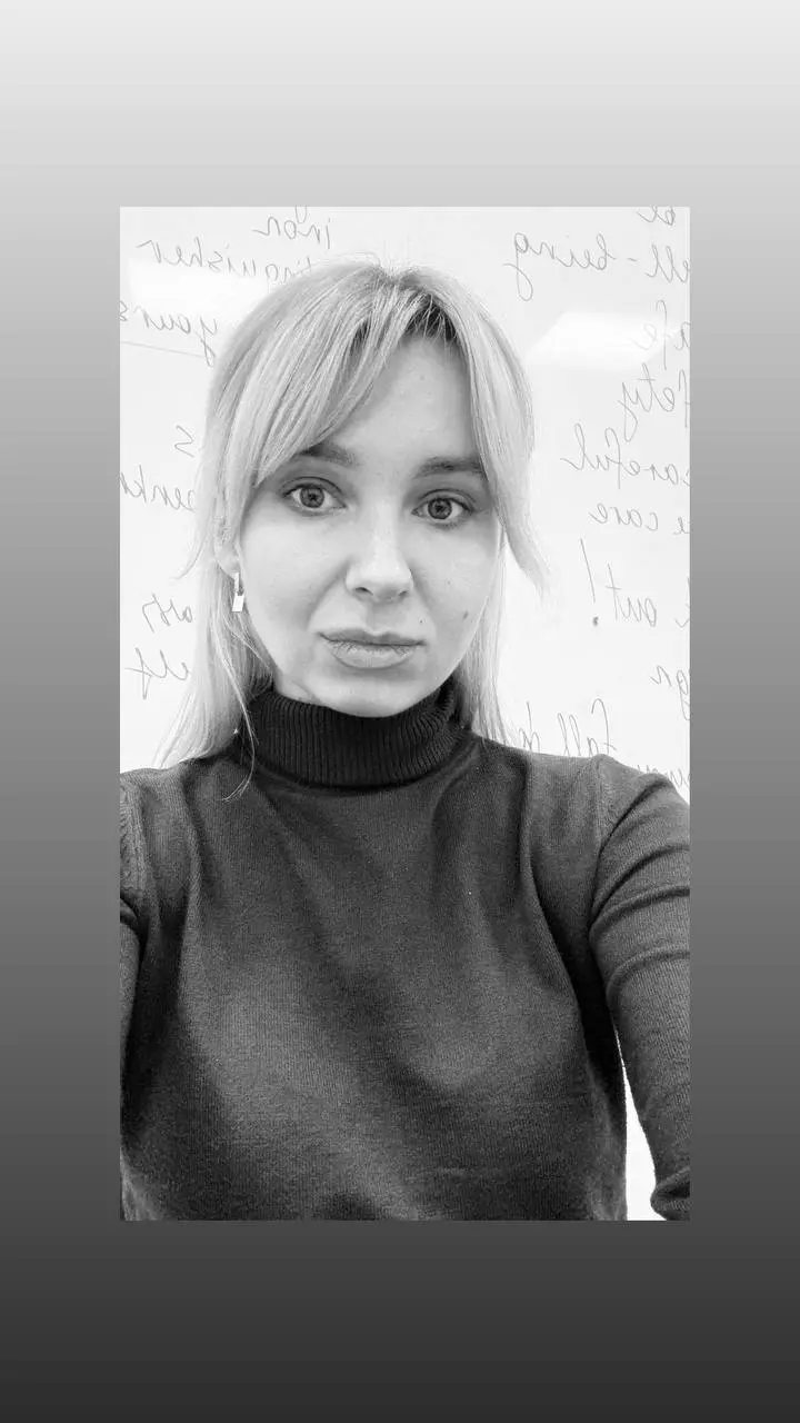 Для тех, кто тут впервые, или просто забыл: my name is Татьяна (Олеговна)
Я обожаю английский - он легкий, понятный, непонятный, интересный, занятный, невыносимый, гадкий, красивый, смешной
Я вижу анг... | Сетка — социальная сеть от hh.ru