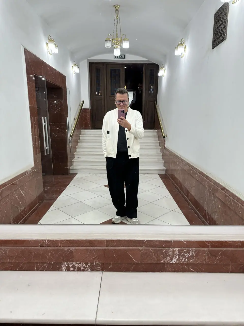 Внезапно, купил на конец ноября билеты в Пекин. Знаю, что будет холодно, но мне просто катастрофически нужна смена обстановки. Слишком много параллельных проектов, но вы и так это знаете | Сетка — социальная сеть от hh.ru