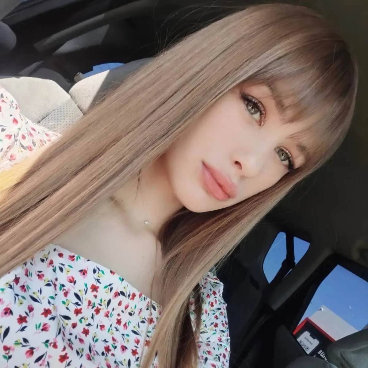 Николь Зотова