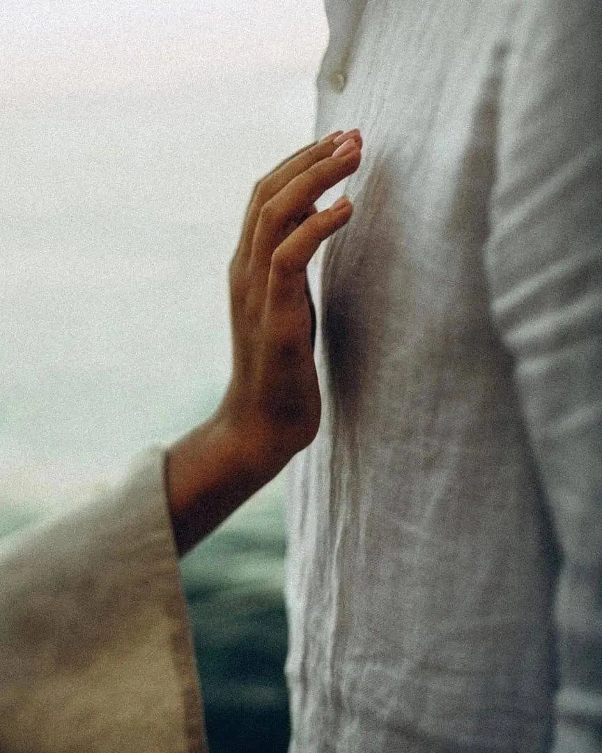 Перфекционизм — это не про любовь к идеалу. Это про страх.  
Сегодня я закончила учёбу. И снова ловила себя на старом, знакомом чувстве:  
«Я должна быть первая, иначе тяжко» | Сетка — социальная сеть от hh.ru