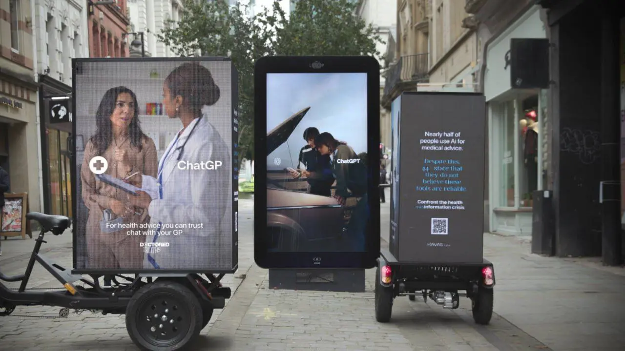 🆕Необычная надпись о ChatGPT прямо на улицах Манчестера. Она предупреждает: «Забота о здоровье требует профессионала!» | Сетка — социальная сеть от hh.ru
