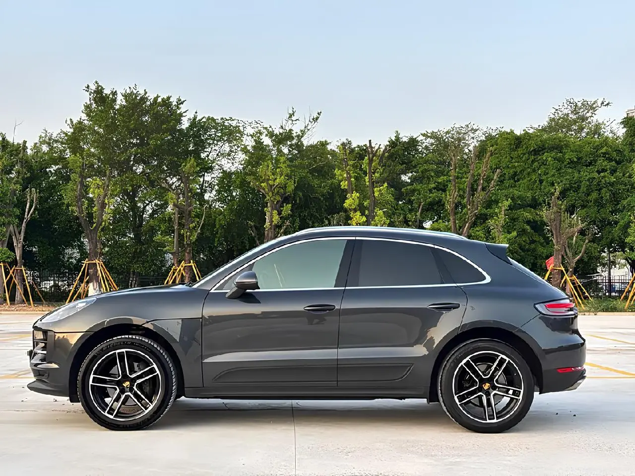 🚘Porsche Macan
Когда хочется кроссовер, но душа требует, чтобы соседи завидовали😍
✅ Бензин 2.0 л, 252 л.с | Сетка — социальная сеть от hh.ru