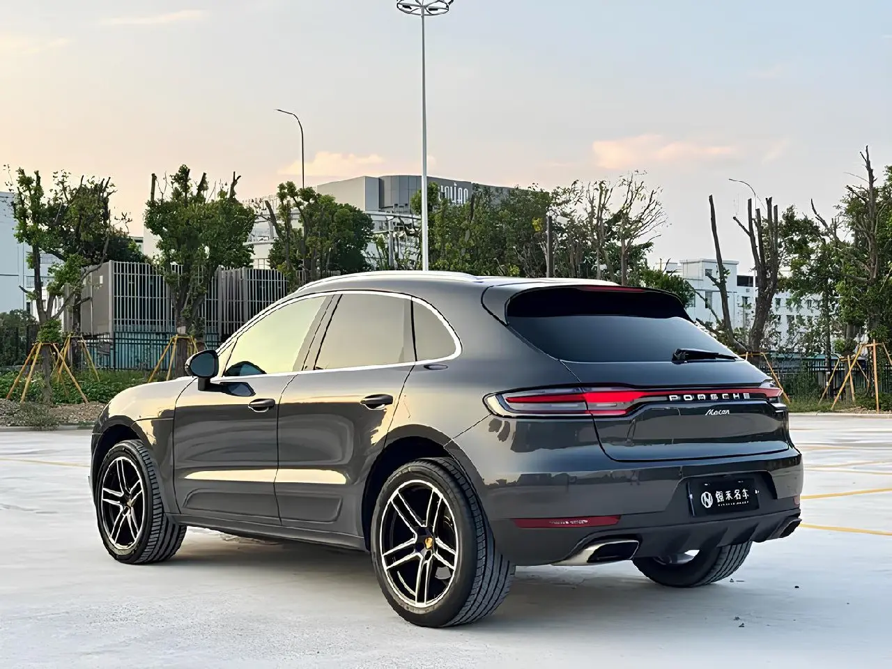 🚘Porsche Macan
Когда хочется кроссовер, но душа требует, чтобы соседи завидовали😍
✅ Бензин 2.0 л, 252 л.с | Сетка — социальная сеть от hh.ru