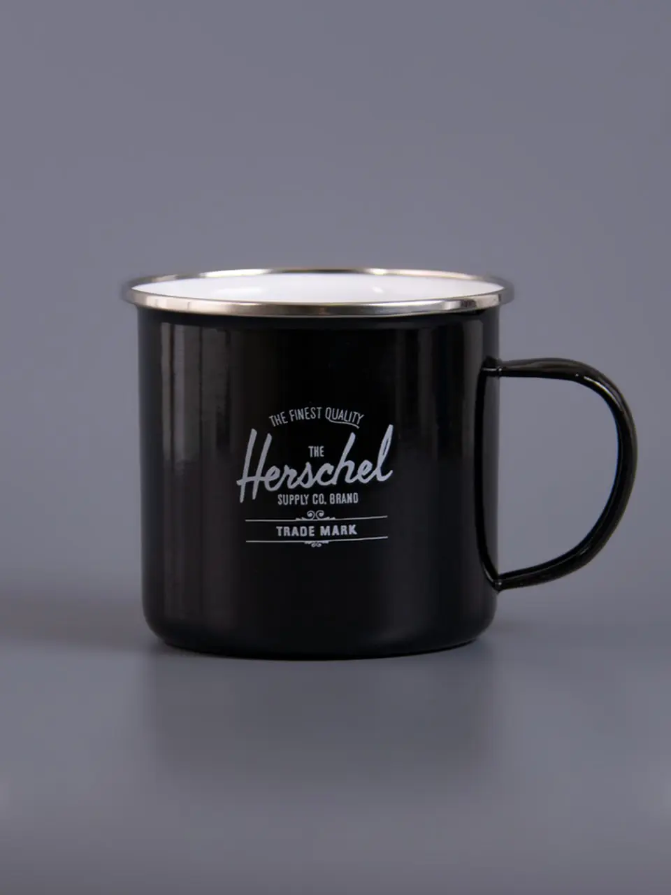 #моиработы #herschel #фотография #карточкитовара #wb #ozon
Лимитированные подарочные кружки Herschel✌️
Подарочный набор эмалированных металлических кружек в трёх цветах от Herschel!
В фирменной крафто... | Сетка — социальная сеть от hh.ru