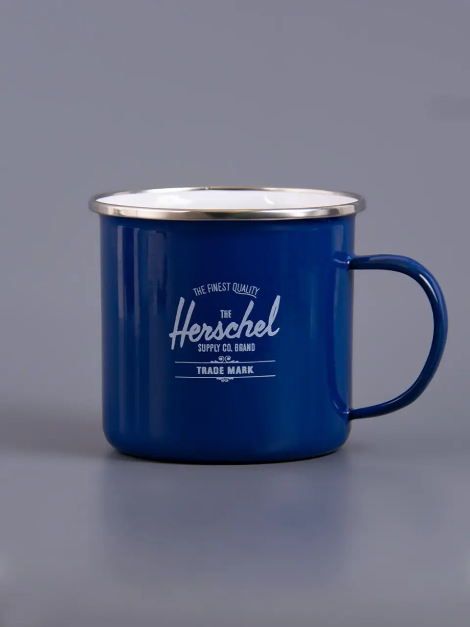 #моиработы #herschel #фотография #карточкитовара #wb #ozon
Лимитированные подарочные кружки Herschel✌️
Подарочный набор эмалированных металлических кружек в трёх цветах от Herschel!
В фирменной крафто... | Сетка — социальная сеть от hh.ru