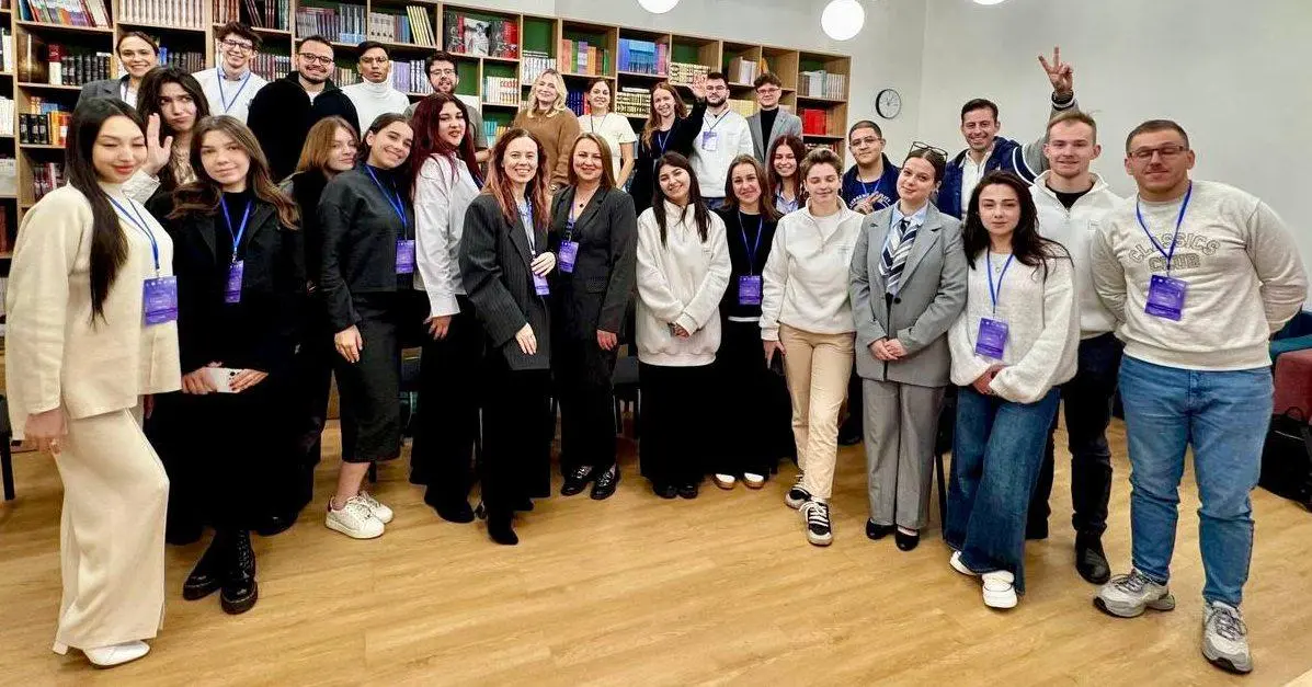 🙂🙂🙂🙂
Центр карьеры Президентской академии на международной Карьерной школе для молодых соотечественников
Директор Центра карьеры Академии Анна Хрипченко выступила на международной Карьерной школе для ... | Сетка — социальная сеть от hh.ru