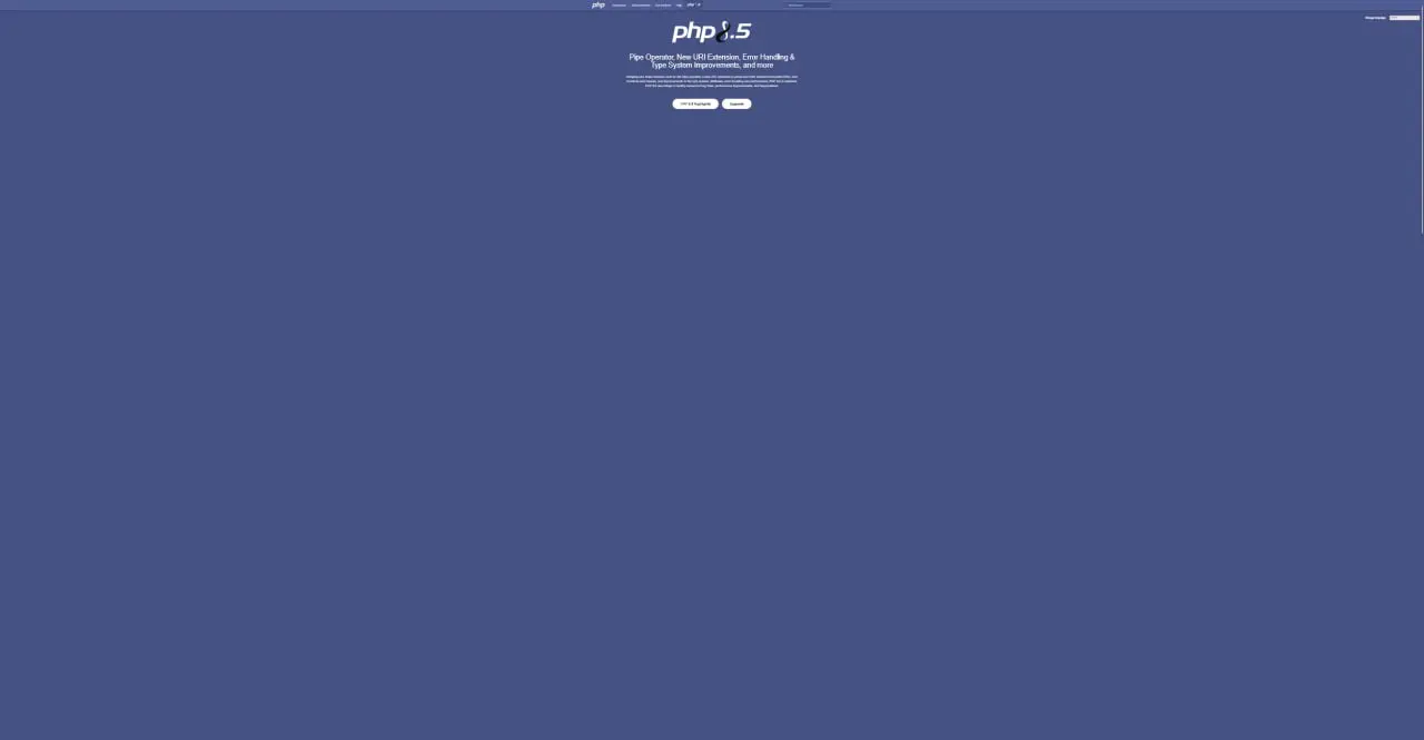 Вчера с Даней отсмотрели все дизайнерские работы на конкурс страницы релиза PHP 8.5.
Чтобы не смотреть видео, вот мой топ:
1. Работа ben-joostens
Как я понимаю, за основу взята страница релиза PHP 8 | Сетка — социальная сеть от hh.ru