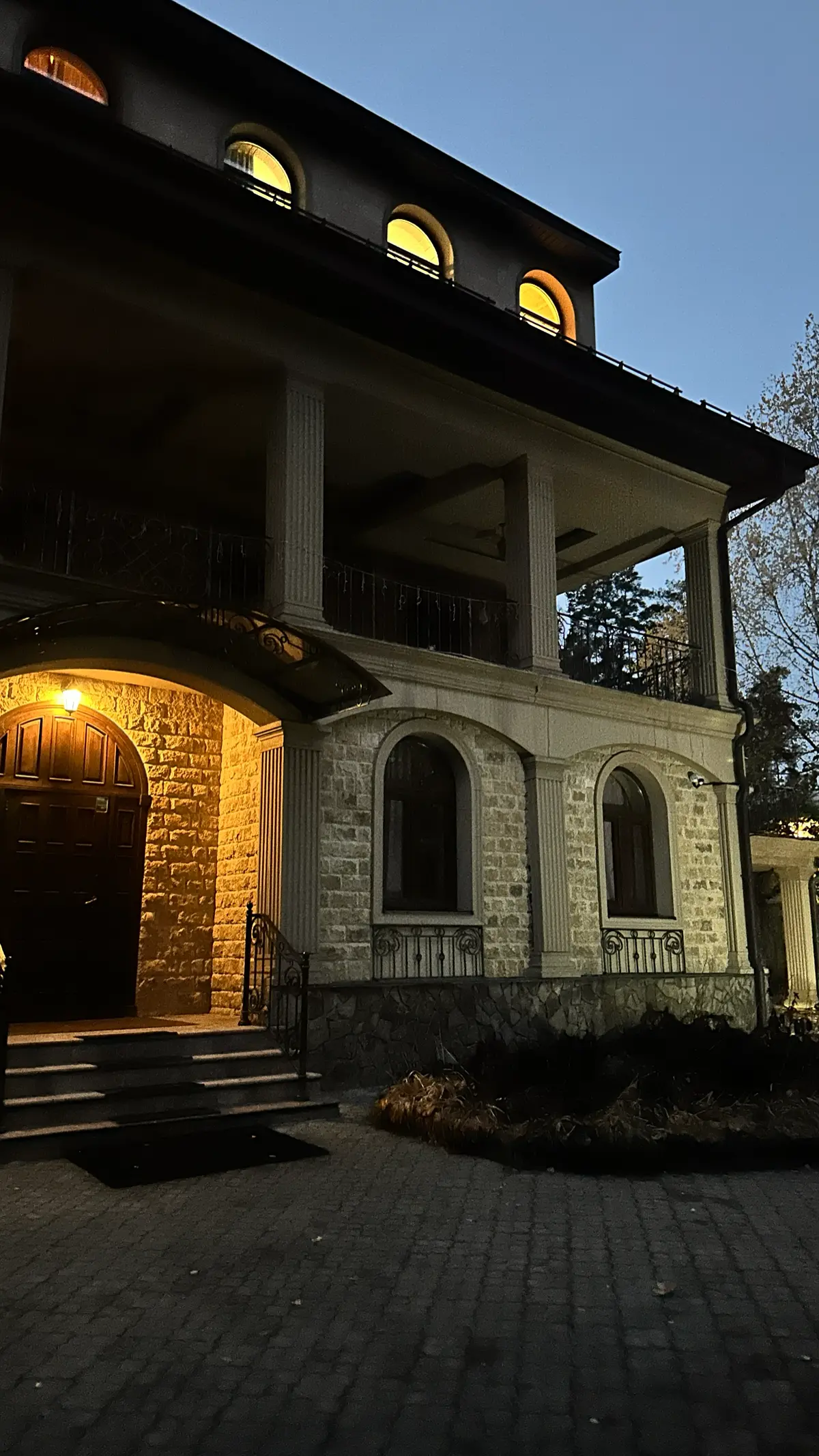 В пасмурные дни особенно важно дарить тепло ❤️ | Сетка — социальная сеть от hh.ru