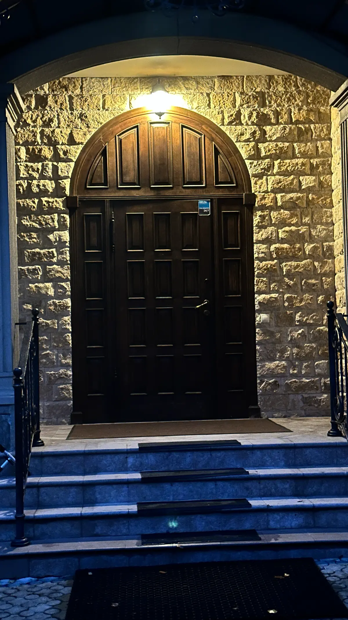 В пасмурные дни особенно важно дарить тепло ❤️ | Сетка — социальная сеть от hh.ru