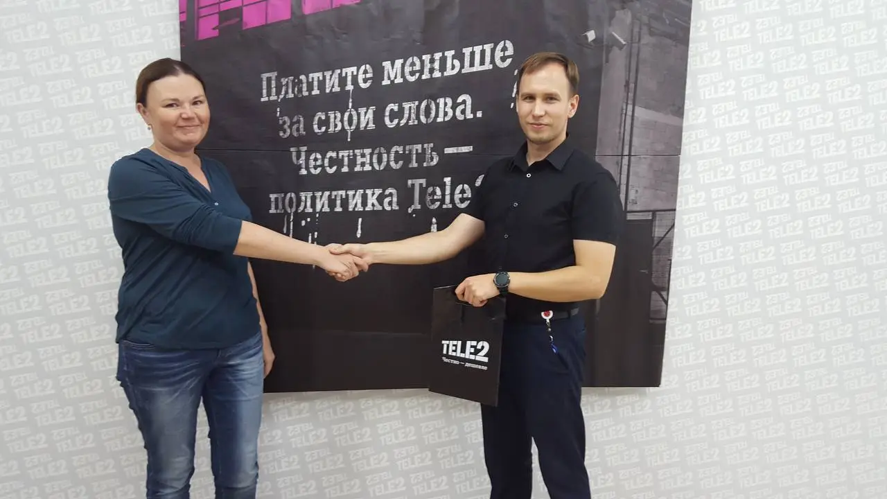 🏙 10 лет назад — я бы работал 2,5 года, чтобы заработать столько же
В 2015 году я занимал управленческую должность в Tele2.
Доход — 330 000 ₽ в год (уже после всех налогов) | Сетка — социальная сеть от hh.ru
