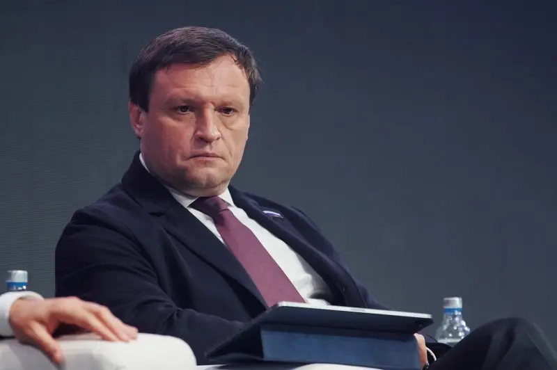 💬 Цитата председателя Комитета по ЖКХ Сергея Пахомова ( по итогам сегодняшней встречи с ресурсоснабжающими организациями на тему совершенствования тарифного регулирования с целью эффективной модерниза... | Сетка — социальная сеть от hh.ru