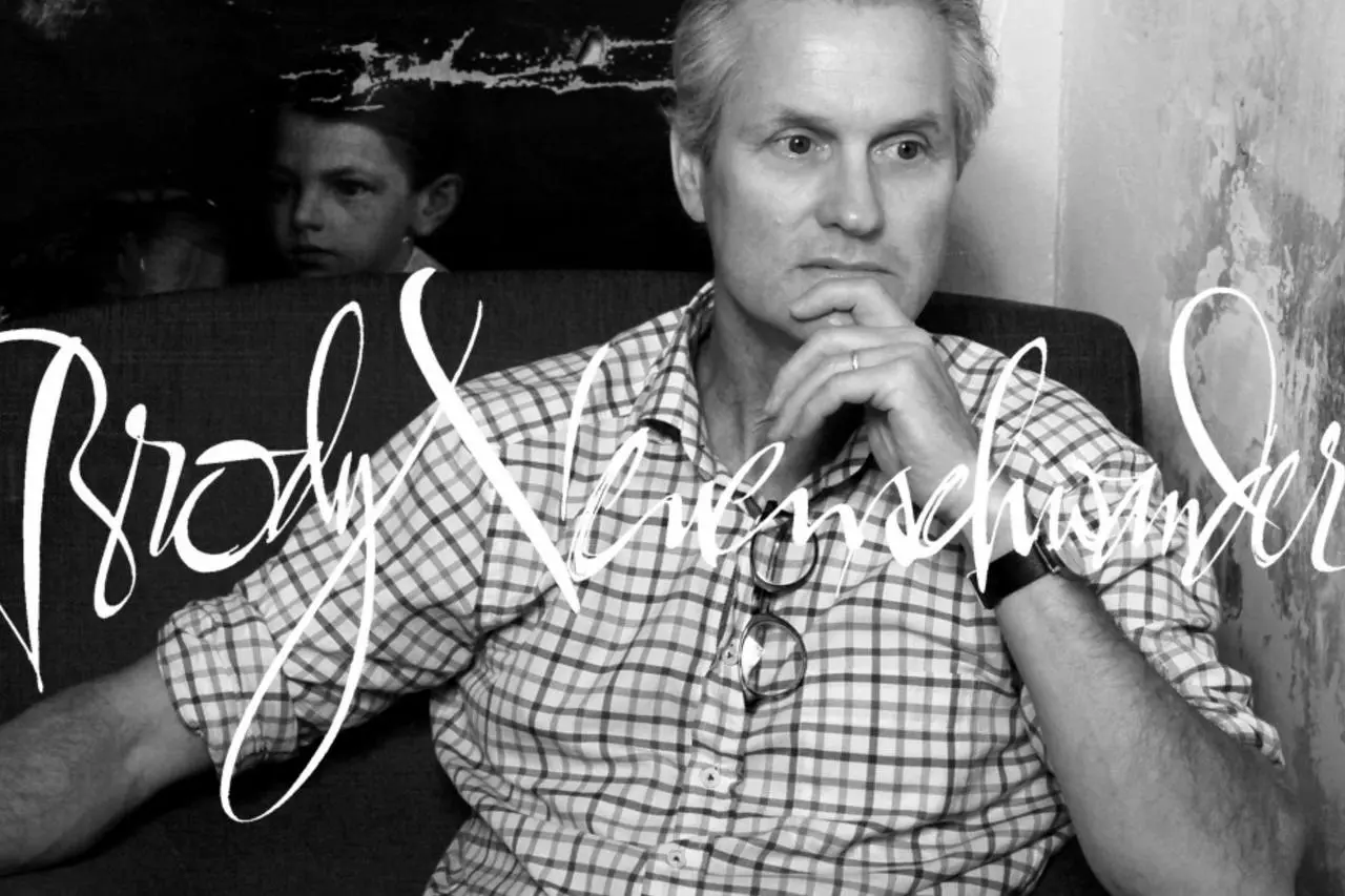 «Кал­ли­гра­фия — это ме­ди­ум, а не вещь в се­бе, она долж­на слу­жить не­кой це­ли | Сетка — социальная сеть от hh.ru