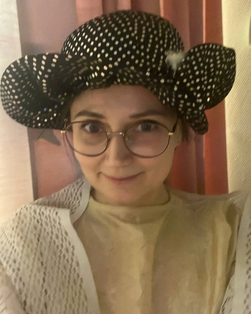 У меня сегодня был дебют на сцене —
Я была бабушкой Красной Шапки ✨
Это инициатива наших воспитателей, а родители взяли и поддержали❤️
Скоро на гастроли хихик | Сетка — социальная сеть от hh.ru