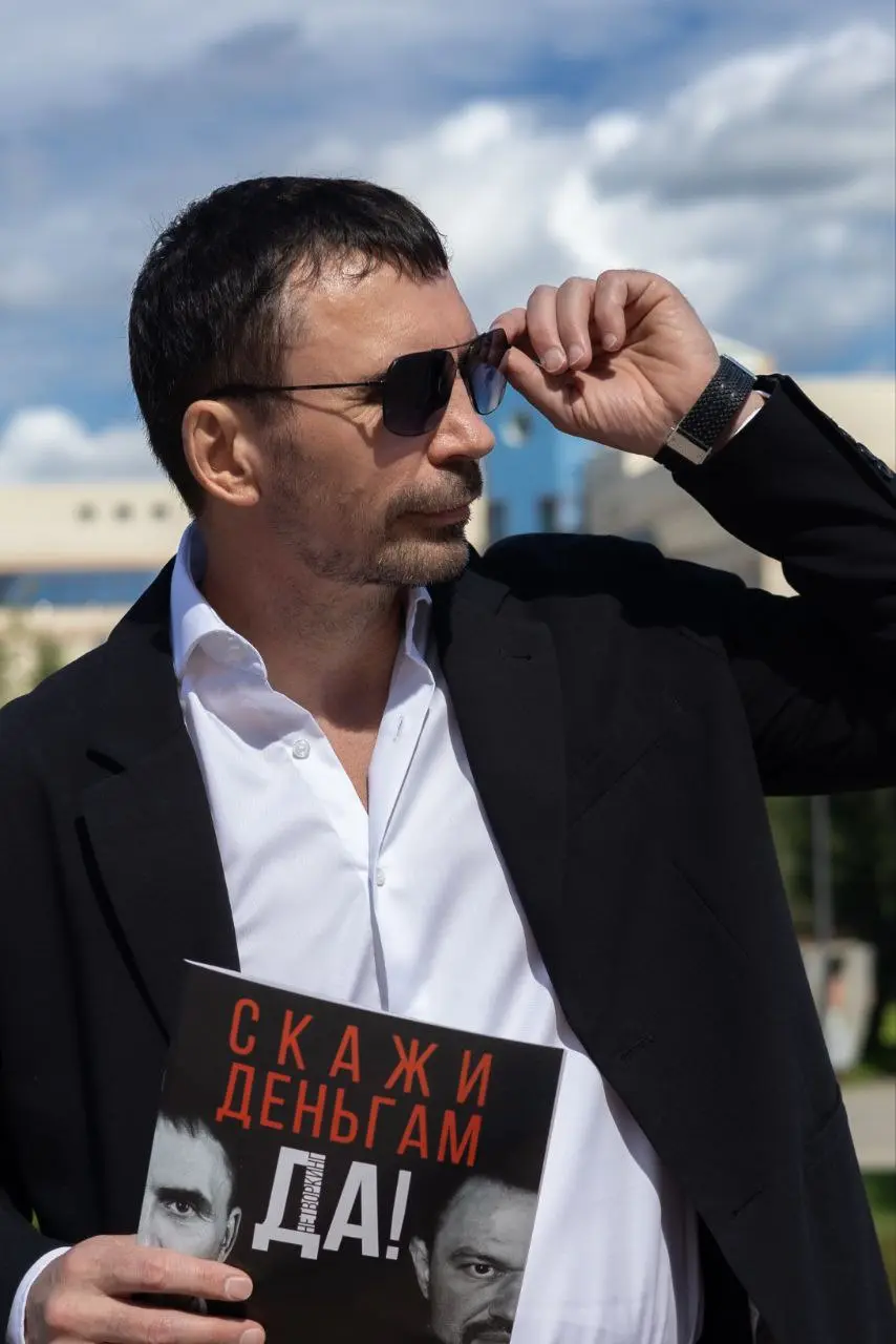 Мы — товар. Но не в плохом смысле. В самом честном.
Друзья, кем бы вы ни были — предпринимателем, бухгалтером, тренером, маркетологом или строителем — вы всегда продаёте себя | Сетка — социальная сеть от hh.ru