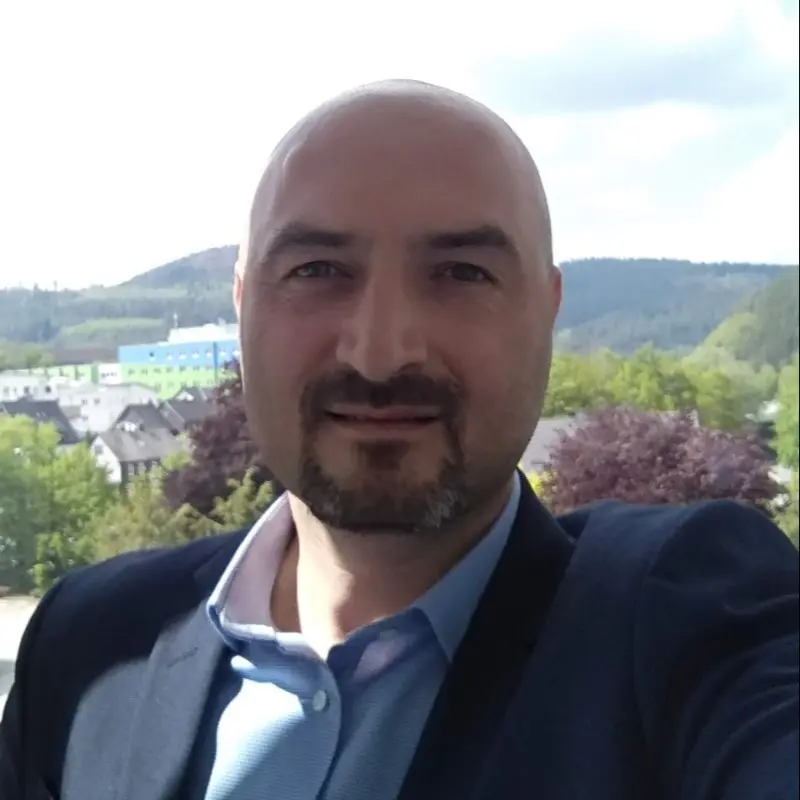 Владислав Цесарский | Сетка — социальная сеть от hh.ru