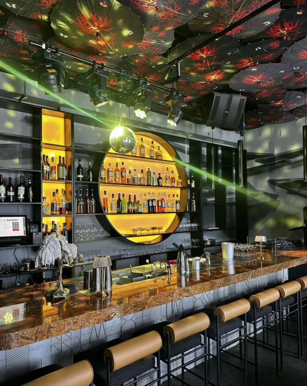 🍸 РЕСТО-БАР «10byTen» ИЩЕТ ОФИЦИАНТА 🍸 Москва • м | Сетка — социальная сеть от hh.ru