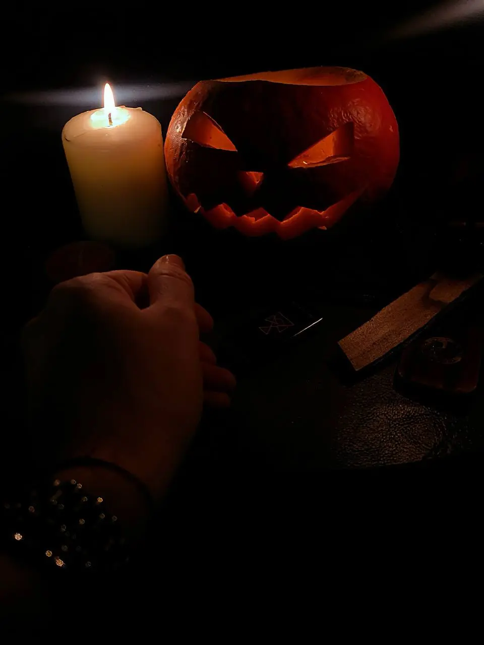 Хэллоуин, или Один день для тех, кого нет
К Хэллоуину можно относиться по-разному | Сетка — социальная сеть от hh.ru
