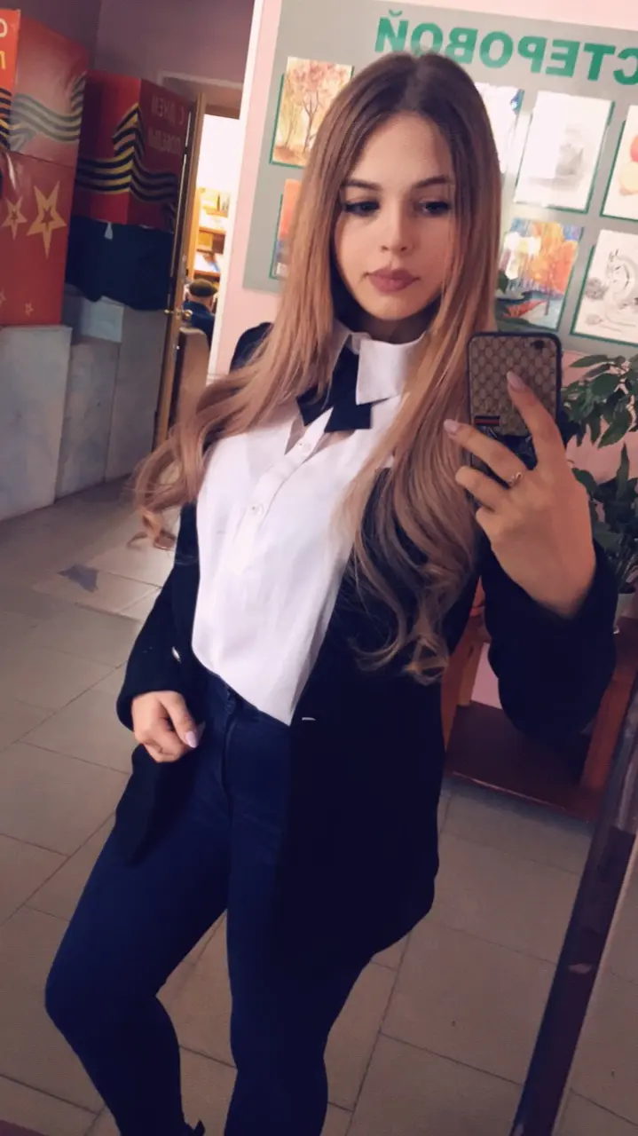 Анна Валион