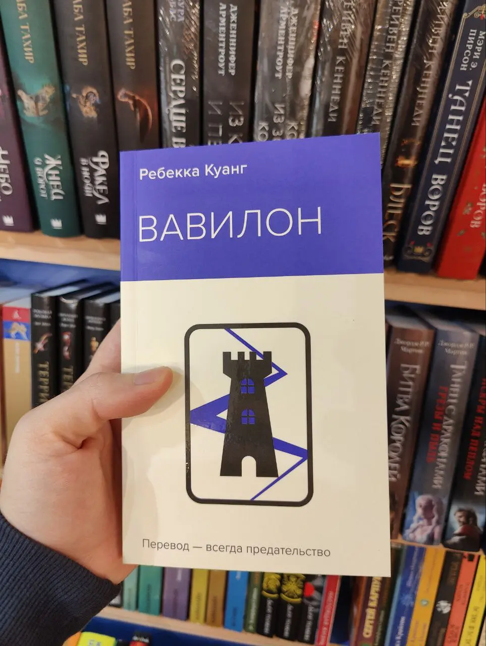 🍂 Пятничное без полезностей
Сегодня никаких инструкций и глубоких разборов — просто гуляю по солнечному Тбилиси и наслаждаюсь последними теплыми деньками осени | Сетка — социальная сеть от hh.ru