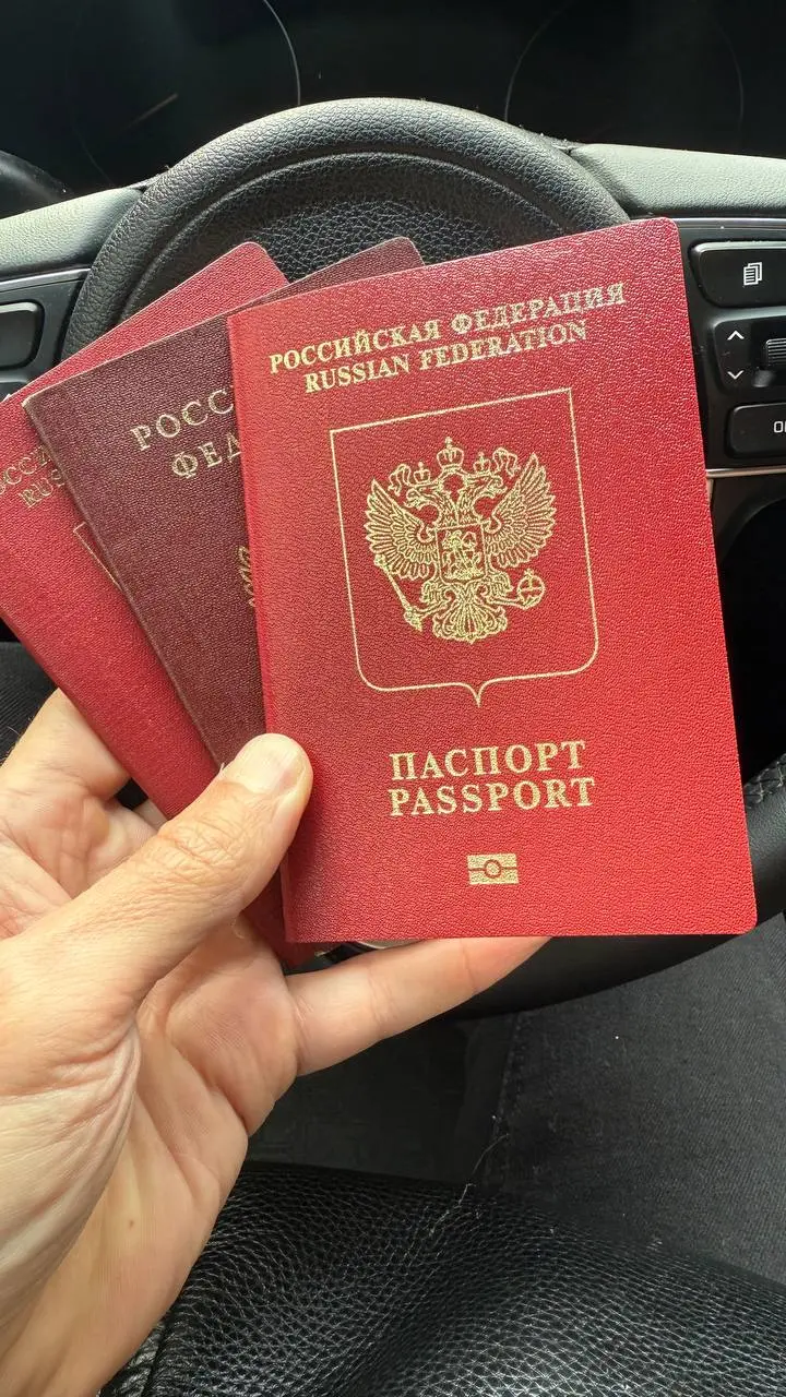 Загранник за 30 минут
Да, именно столько времени я потратил от первого клика на Госуслугах до возникновения паспорта у меня в руках | Сетка — социальная сеть от hh.ru