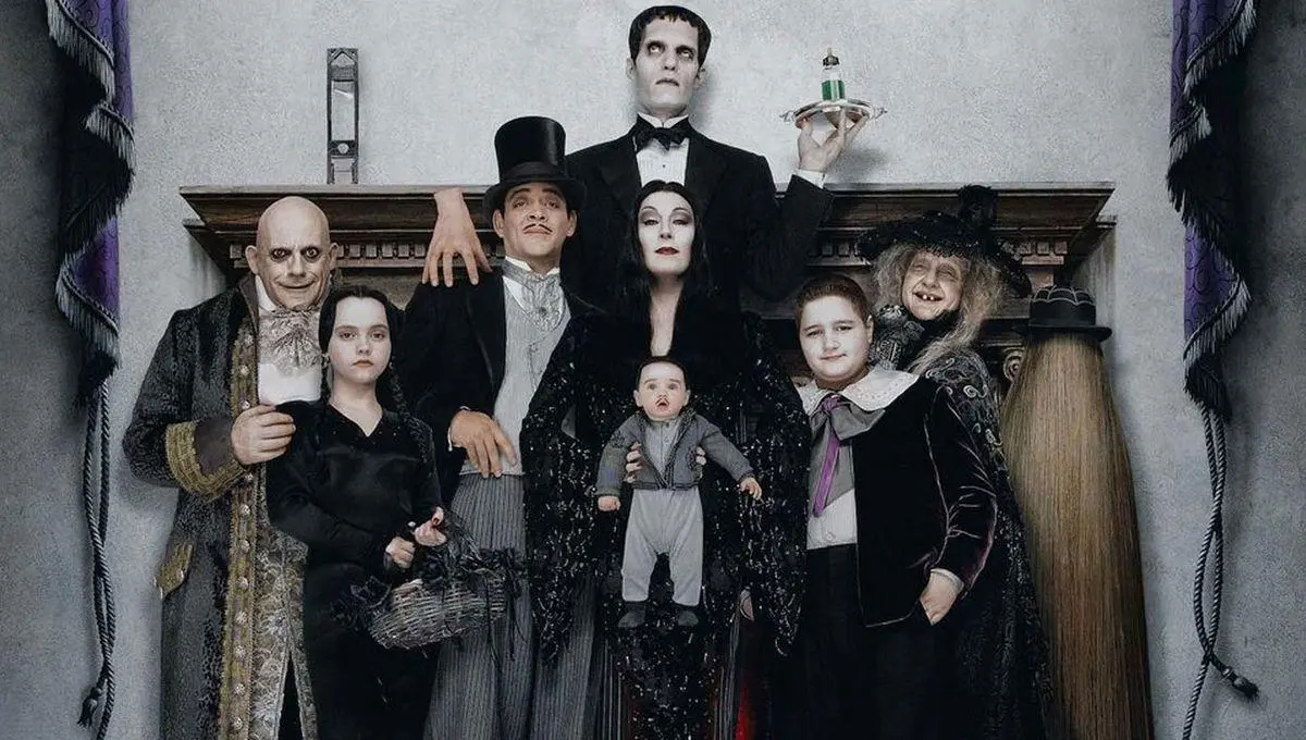 🕸️ Halloween Classics 👻
It’s spooky season, so let’s go back to the 90s and early 2000s for some Halloween classics! Делюсь с вами далеко не новинками, но фильмами из детства, понастальгировать и посм... | Сетка — социальная сеть от hh.ru