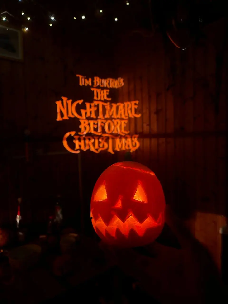 и хэллоуин ‘23 👻
Интересно, что я с детства смотрела американиские фильмы и хотела тоже украшать квартиру и ходить в костюме за конфетами🍬 но никогда у меня не было больших ожиданий по этому поводу
И ... | Сетка — социальная сеть от hh.ru