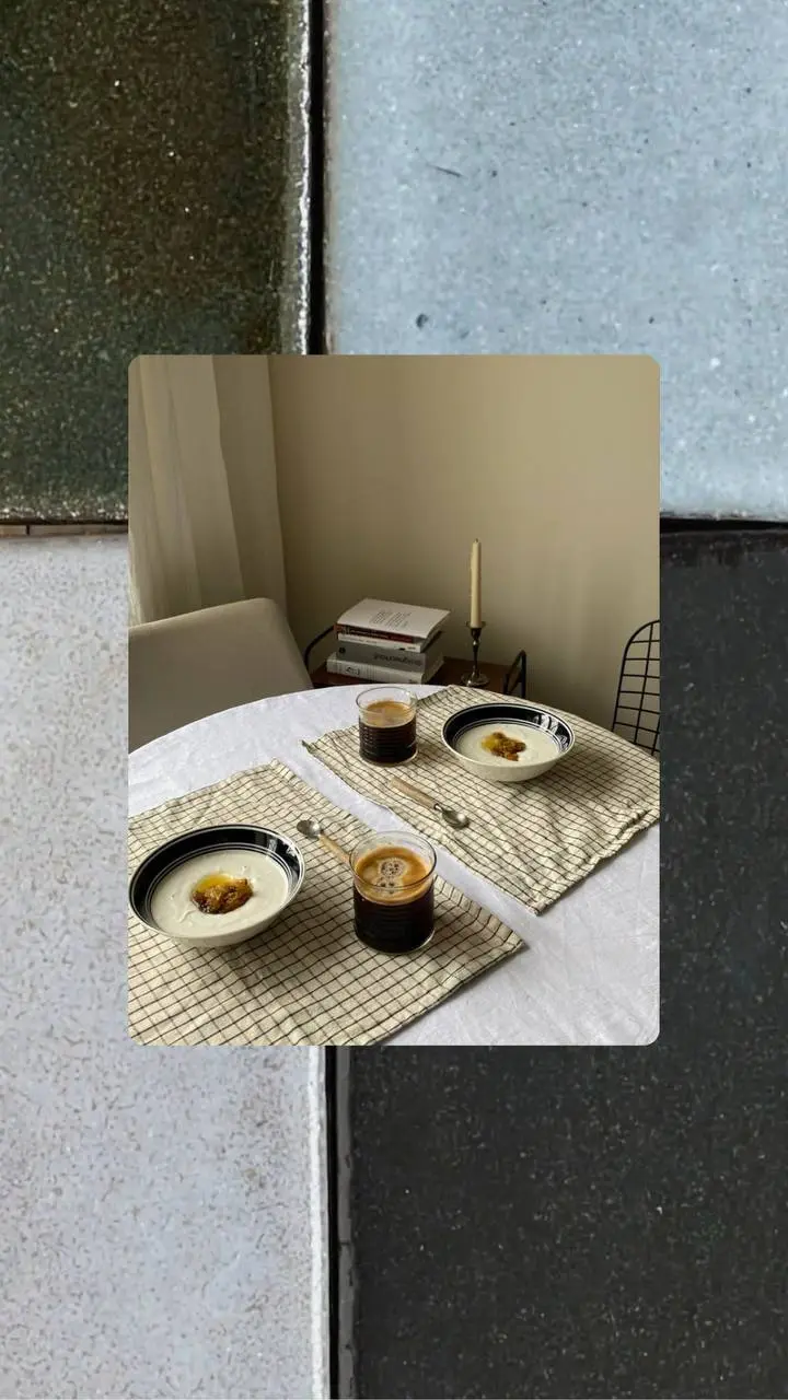 Не так давно посмотрела один оооочень красивый, атмосферный фильм (поделюсь им позже). И там в начале шли имена тех, кто его создавал. Интересный и такой простой вариант | Сетка — социальная сеть от hh.ru