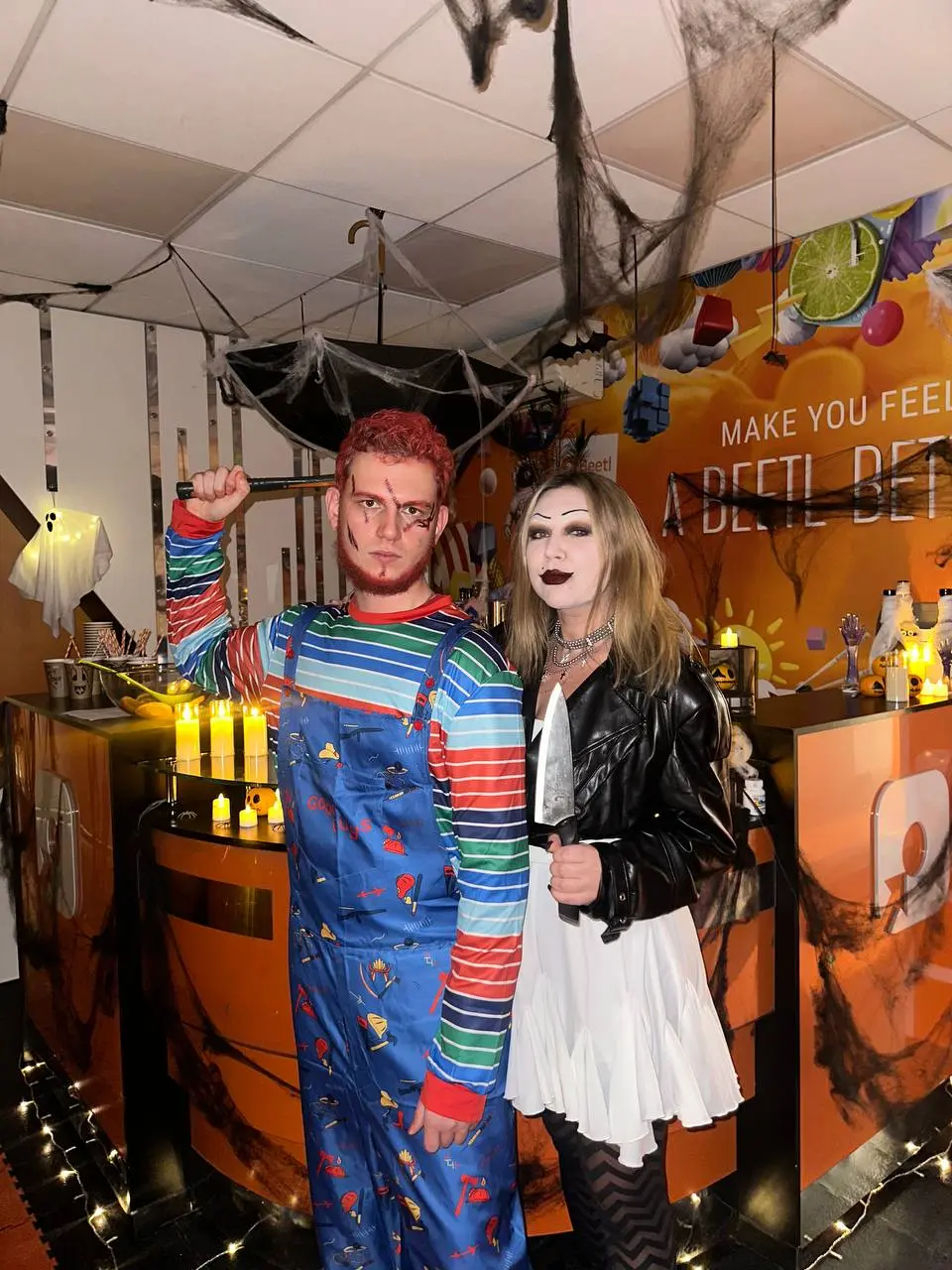 Halloween в Beetl: страшно красиво и очень ответственно!
Сегодня офис превратился в логово нечисти 👻
🕸 Встречайте участников:
💀 Дарья Титова — Призрак Курта Кобейна
☠️ Авдеева Полина — Круэлла Череват... | Сетка — социальная сеть от hh.ru