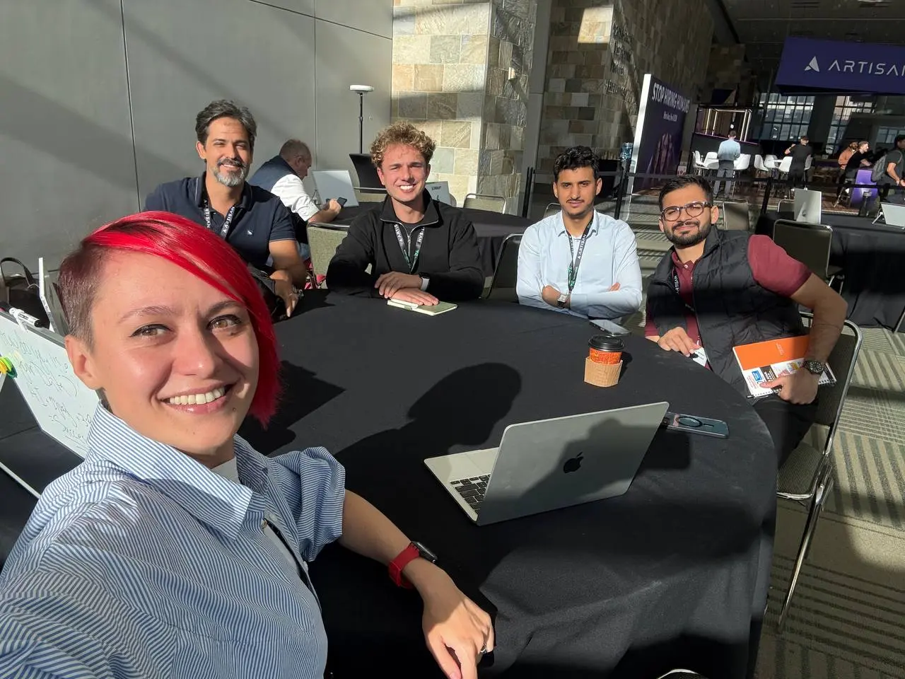 На конференции TechCrunch Disrupt я проводила Braindate на тему: как привлекать enterprise-level B2B-клиентов с помощью LinkedIn | Сетка — социальная сеть от hh.ru