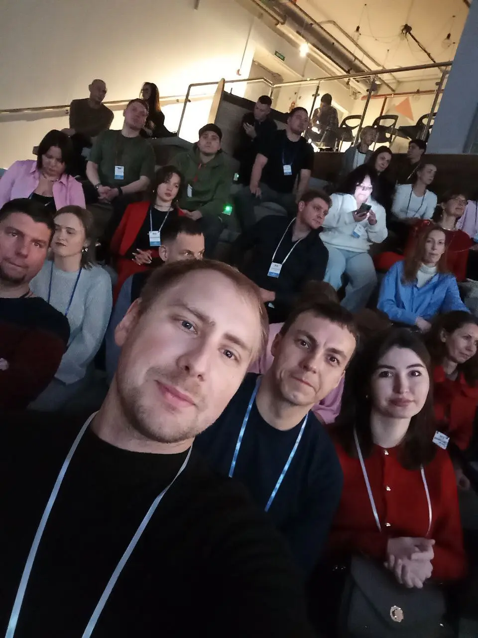 🕖 Не тратьте время впустую
Сегодня вечером сходил на мероприятие, куда меня позвал товарищ.
Одно из известных сообществ, много участников, вроде всё солидно | Сетка — социальная сеть от hh.ru