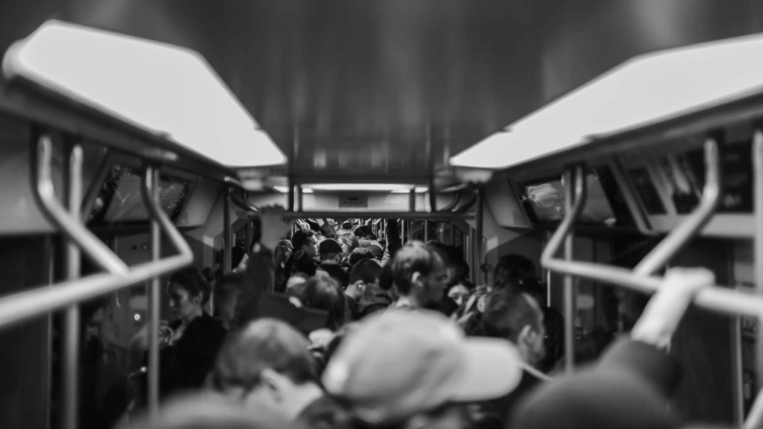 018/365
Сегодня мне попался робот в метро)
Не мог я мимо пройти фотик у меня всегда с собой)
Вот что получилось.
Ну ещё парочку кадров сделал на улице уже без робота) | Сетка — социальная сеть от hh.ru